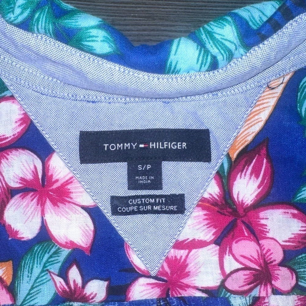 Men’s Tommy Hilfiger Summer Tropical Blue Floral Short Sleeve Button Down Small - Picture 2 of 3